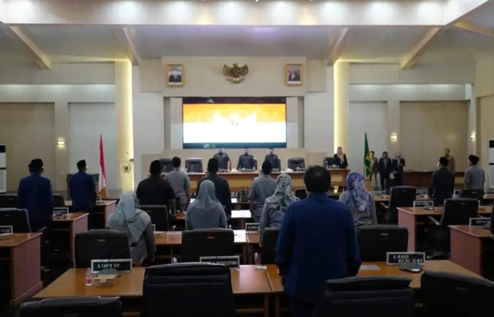 Suasana rapat paripurna dengan agenda pembentukan Pansus Perubahan Tatib DPRD Kabupaten Sukabumi, Senin (9/1/2023).