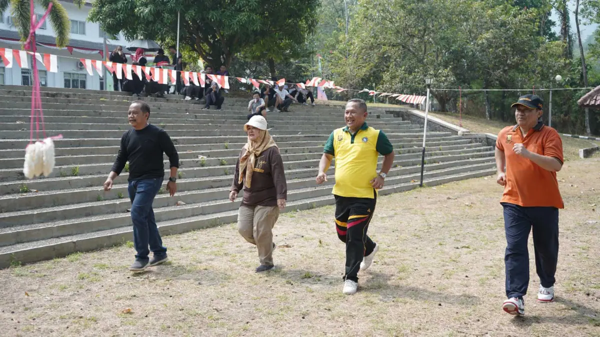 Kemeriahan lomba agustusan yang digelar Setwan DPRD Kabupaten Sukabumi. (Sumber : Istimewa)